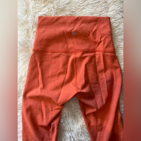 SOLD Lululemon wunder train leggings - Picture 6 of 6